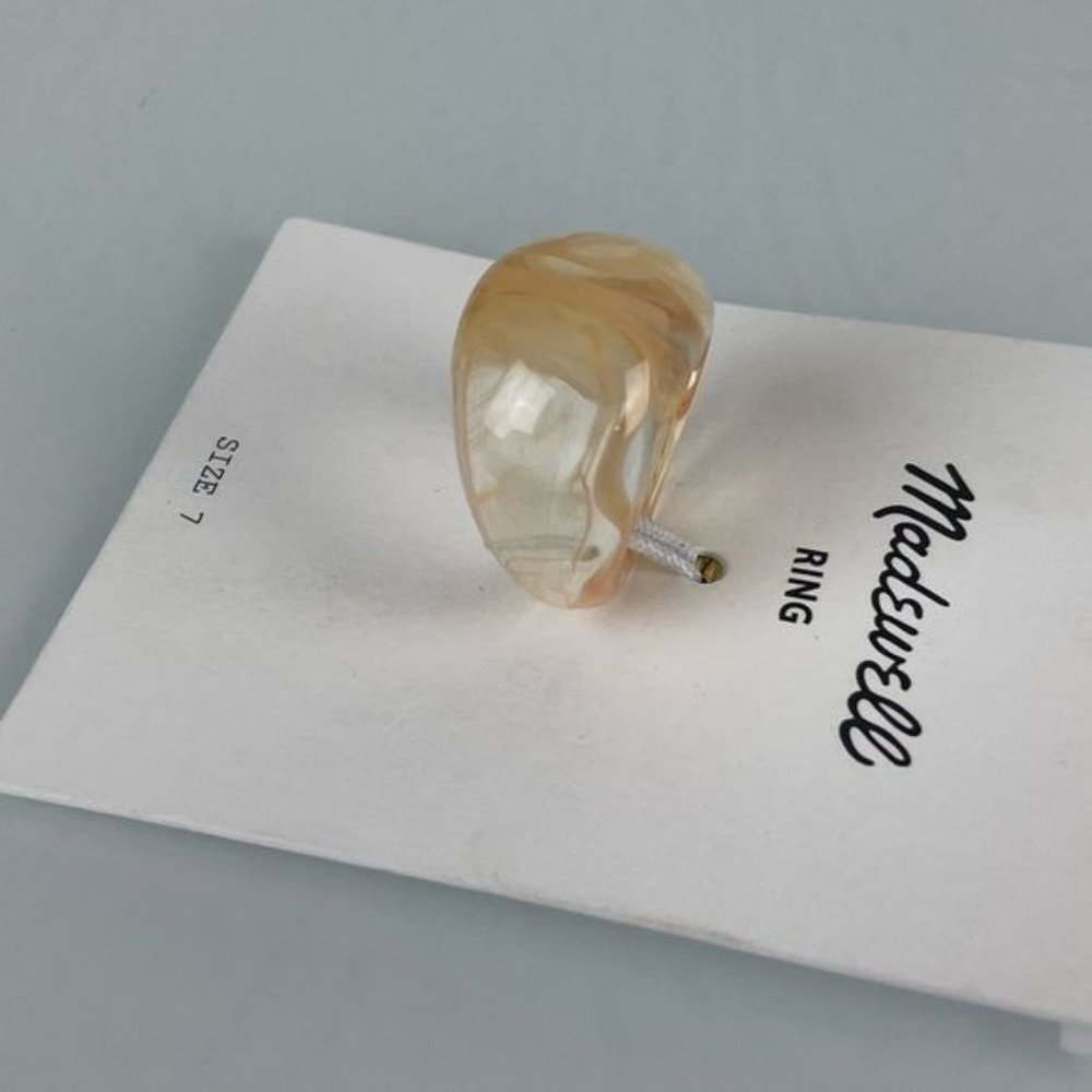 Madewell Acrylic Sz 7 Ring, Peach/Orange Swirl Design - Picture 5 of 10